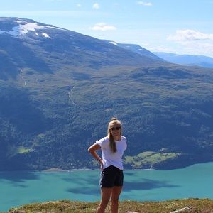 Meet your Posher, Hhannah